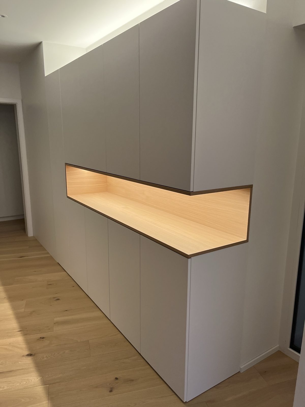 Meuble de réception en bois et laque